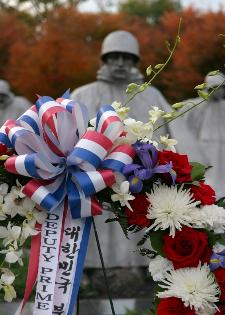 Korean War Memorial statue of solider